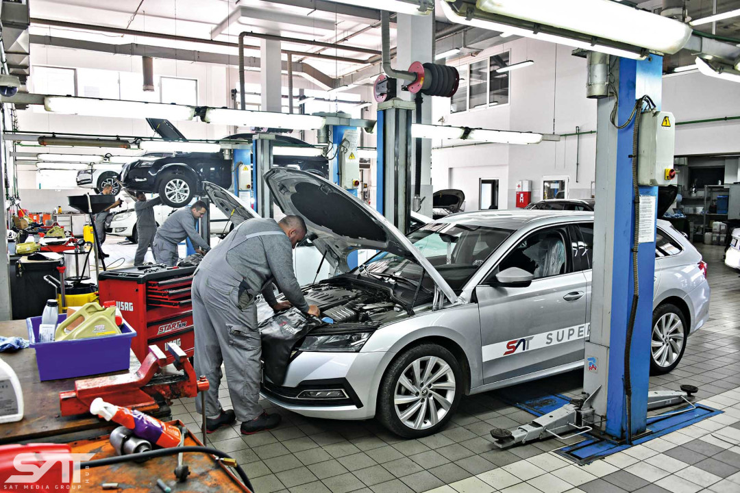 <p style="line-height: 1;"><span style="font-family: Century;"><strong><em>- 15.000 km servisni interval</em></strong></span></p>
<p style="line-height: 1;"><span style="font-family: Century