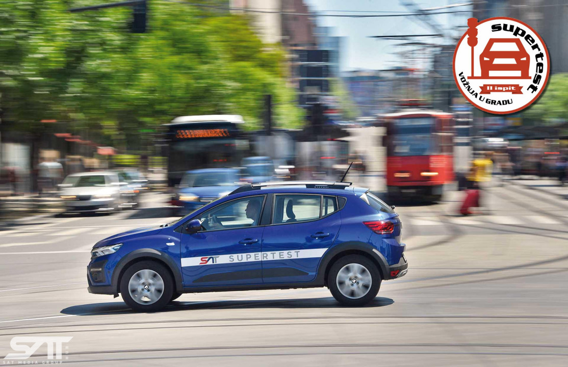 <p><strong>Hvalimo<br /></strong>➕ Izbor goriva ne utiče na performanse<br />➕ Lako manevrisanje pomoću servo-upravljača</p>
<p><strong>Zameramo<br /></strong>➖ Mala zapremina TNG rezervoara