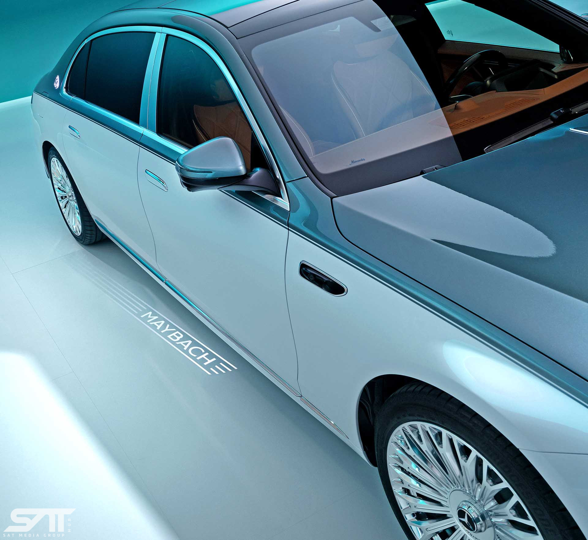 Die neue Mercedes-Maybach S-Klasse, 2026.Mercedes-Maybach S 680Exterieur in MANUFAKTUR opalithweiß bright/verdesilber metallicInterieur in Maybach Exklusiv Nappaleder Beech BrownMercedes‑Maybach S 680 | Energieverbrauch kombiniert: 11,7-11,0 l/100 km | CO₂-Emissionen kombiniert: 267-251 g/km | CO₂-Klasse: G//The new Mercedes-Maybach S-Class, 2026.Mercedes-Maybach S